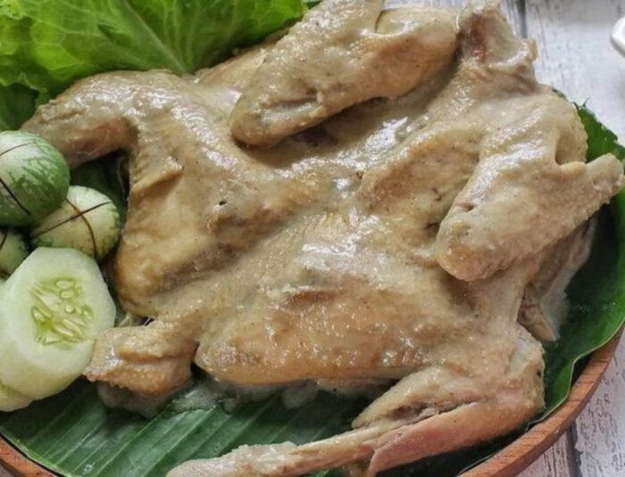 Ayam Ingkung Dengan Resep Tradisional Jawa Cita Rasa Sakral