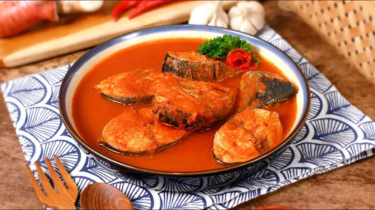 Ikan Asam Padeh Khas Minang: Perpaduan Pedas, Asam, dan Aroma Rempah