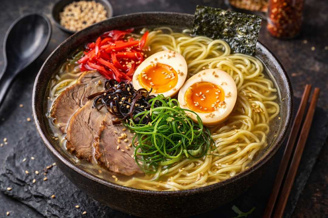 Tonkotsu Ramen: Kenikmatan Kaldu Kental dan Gurih Khas Jepang