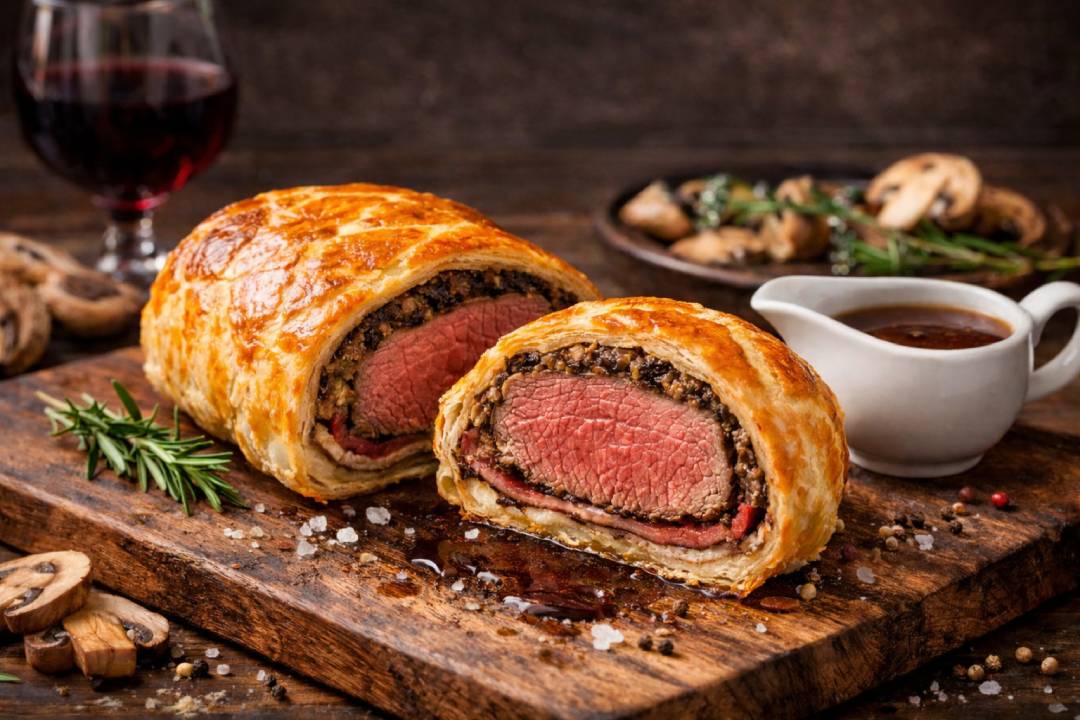 Beef Wellington: Hidangan Mewah Berlapis Pastry yang Jadi Ikon Fine Dining Dunia