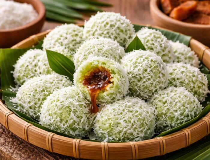 Klepon Gula Aren Lumer Takaran Sendok, Kenyal dengan Isi Melimpah