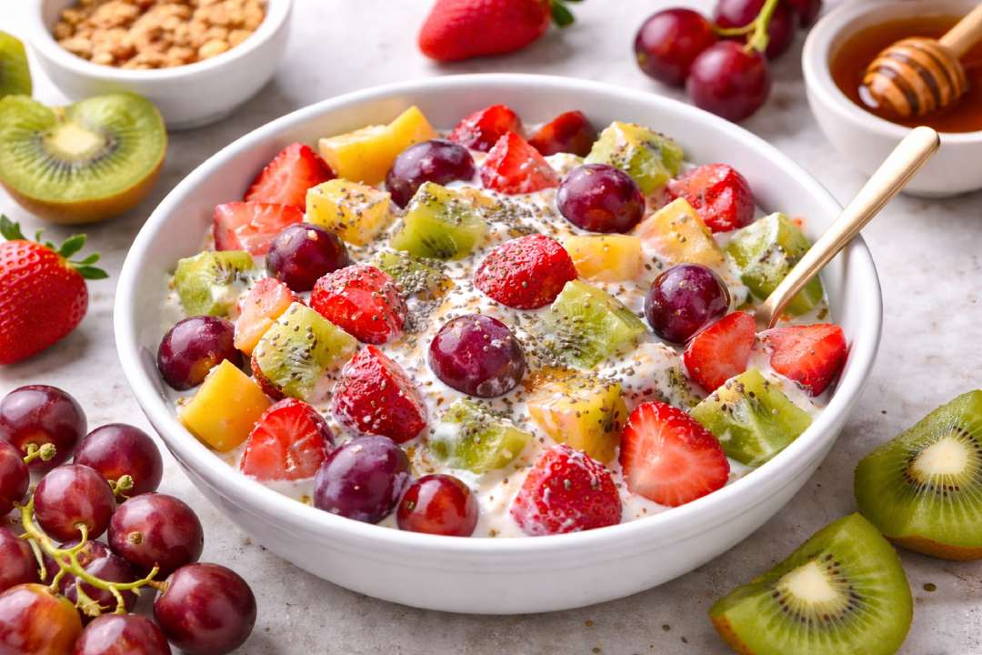 Salad Buah Yogurt Rendah Gula, Segar dan Cocok untuk Diet